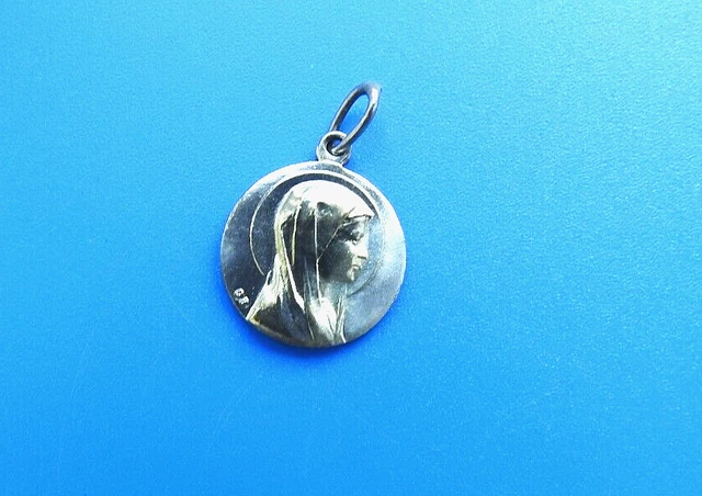 Médaille religieuses en argent, vermeil et plaqué or
