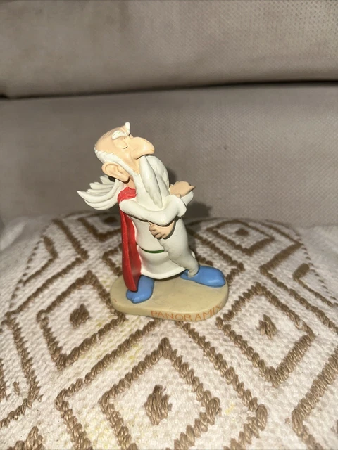 Astérix - Atlas Plastoy - Figurine Résine - Romain écrasé Par Un Menhir - Exclusive