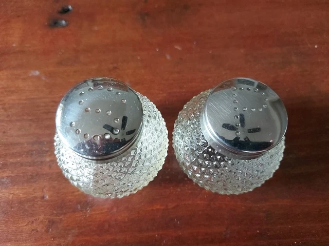 Vintage Grace Clear Glass Diamond Point Mini Crystal Salt Pepper Shakers 1.75”