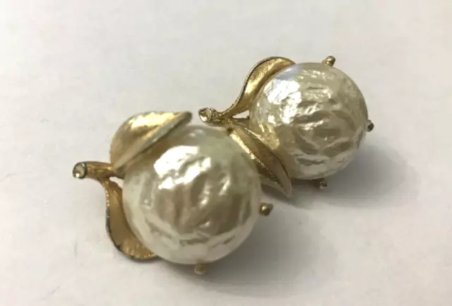 Boucles d'oreilles clips en métal doré et pâte de verre VINTAGE COUTURE signé