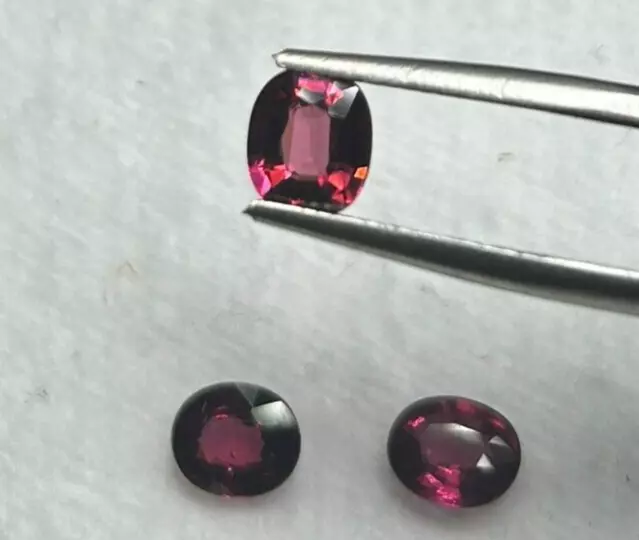 2.20 Cts, 3 Pcs Suite, Rhodolite Garnet, Cherry Pink, Vvs/Vs, Oval Cut, 6 X 5 Mm