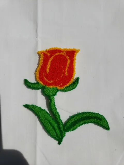 Parche artesanal bordado con aguja punzón bordado flor de tulipán de colección Usado en excelente condición