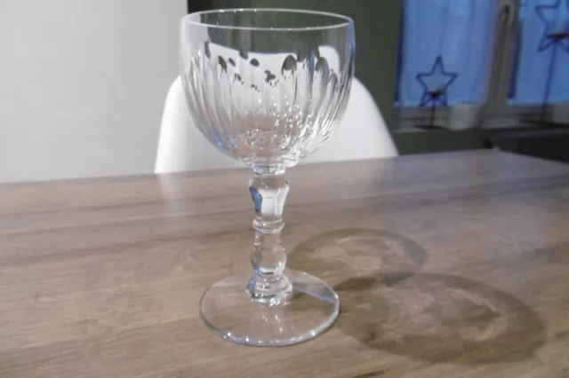 Ancien verre à vin rouge blanc cristal signé Saint Louis modèle Liane à l'unité 2