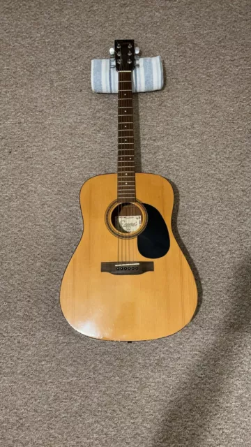 pre owned 6 string acoustic guitar