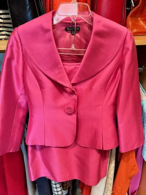 Pink Silk Tahari Womans Suit, Size 2