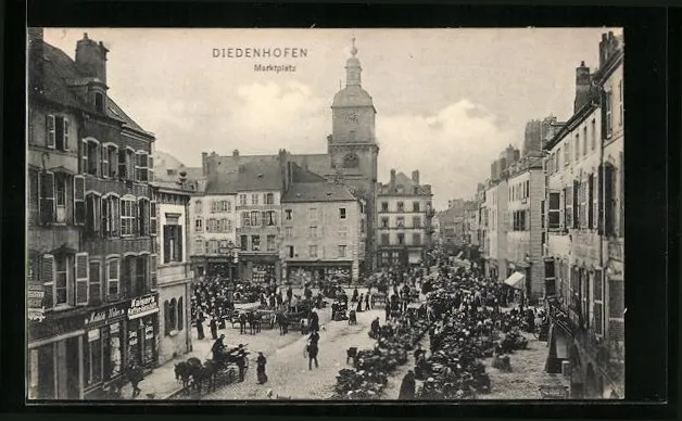 CPA Diedenhofen, Buntes Treiben auf dem la place du Marché 1909