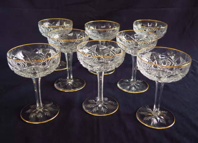 8 coupes à champagne en  cristal de Baccarat, modèle Lagny doré - signées