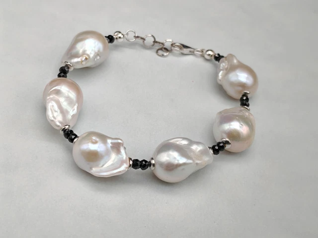 Bracelet Vintage Perles Baroques Blanches Avec Attache Dorée - Occasion