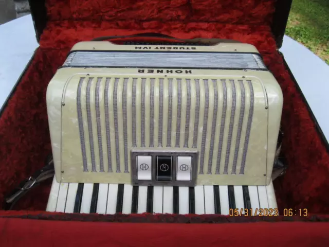 Vintage HOHNER Student IVM Button Accordion 32 Buttons 3 Keys - Germany + Music