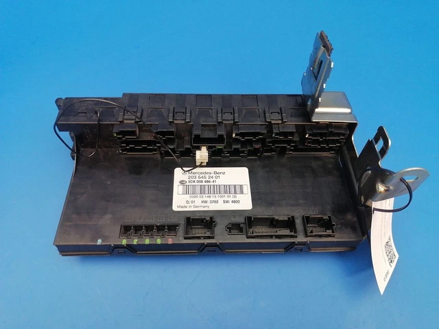 Mercedes-Benz C W203 Fuse relay box module SAM 2035452401 PUM38961