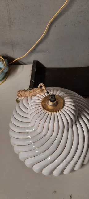 Lampadario In Ceramica Bianco Con Inserti In Oro Zecchino