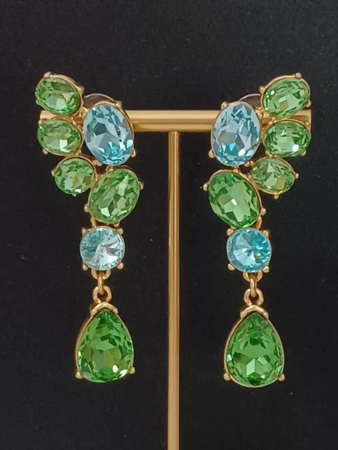 Oscar de la Renta- Boucles d'oreilles incrustées de cristaux verts et bleus.