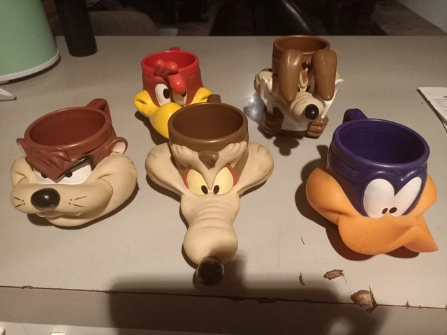 VINTAGE 1990S SET of Looney Tunes 3D Mugs 5 X Collectable Cups