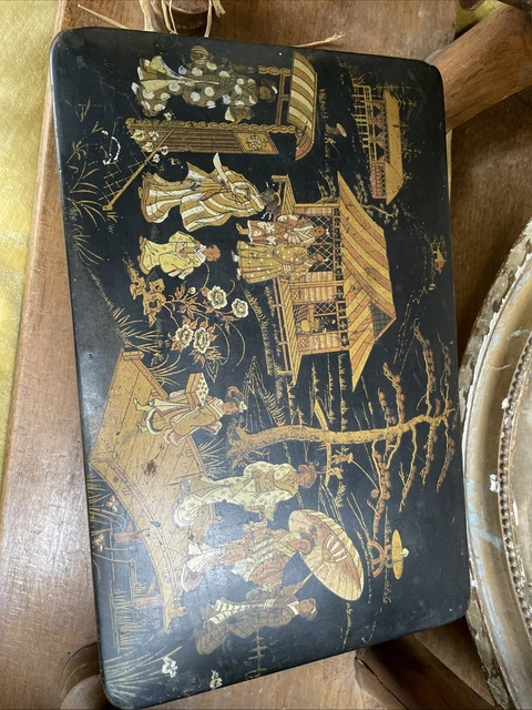 Grande boîte en carton bouillie du Cachemire ,décor réalisé à la main