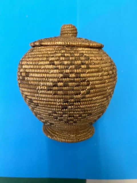 Vintage African (Malawi) Hand Woven 6” Rattan Basket 1960’s Lidded