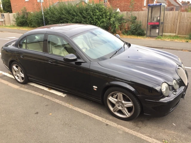 JAGUAR S TYPE R V8 400 BHP str black spares or repair 2 500.00