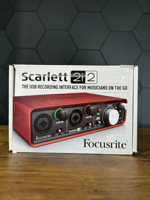 Focusrite Scarlett 2i2 (2nd Gen) USB Audio Interface