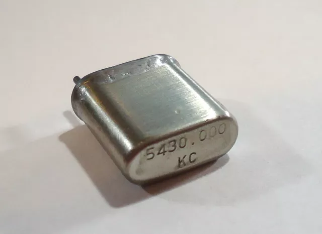 HC-6/U - 5430 KHz Radio Crystal with .050 Pins CR-18/U - Mins (5430.82)