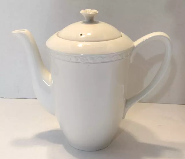 Wedgwood & Co Hedge Rose England Teapot  11-65  8"