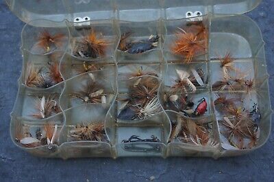 VINTAGE FLY FISHING COMPARTMENT TACKLE BOX ASSORTMENT of LURES FLIES HOOKS 35+