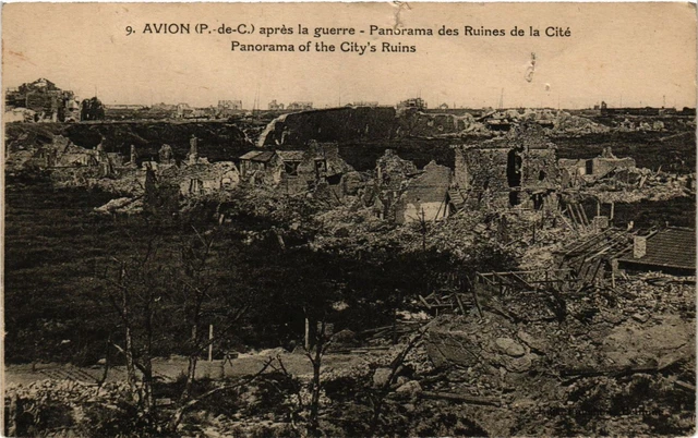 CPA MILITAIRE Avion aprés la guerre-Panorama des Ruines de la Cité (317664)