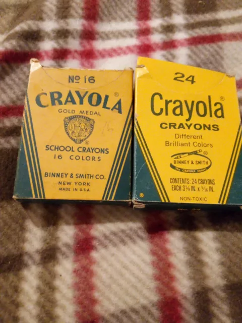 VTG Binney & Smith 24 Pack Crayola Crayons Different Brilliant Colors LT22