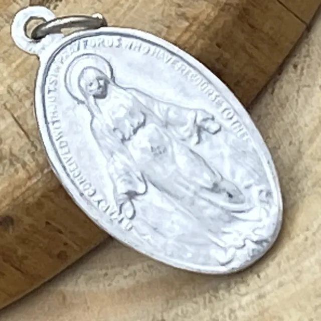 "Medalla Milagrosa Vintage Virgen María Católica Estampada ""Francia"""