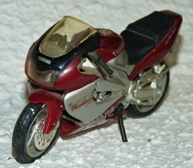 Maisto Moto 1/18 Yamaha Thunderace 1000 Tbe