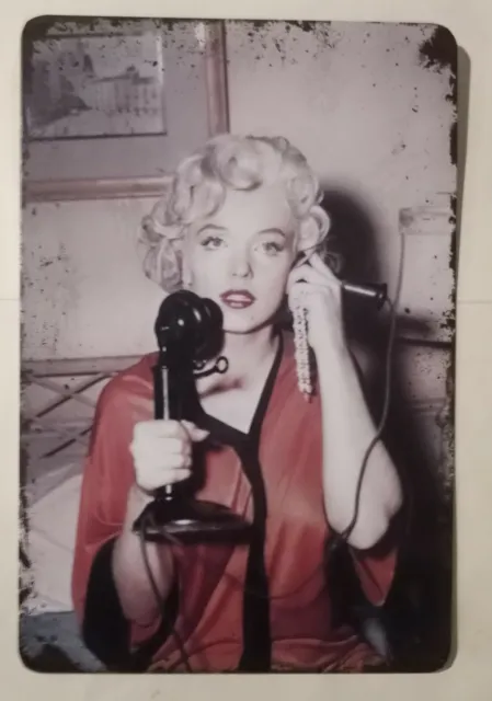 Marilyn Monroe - metal hanging wall sign
