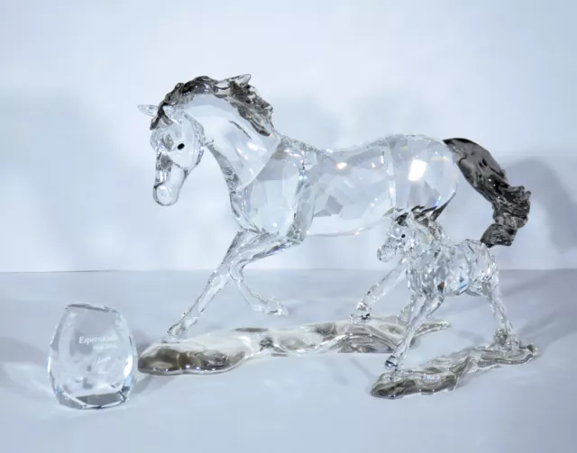 Swarovski 2014 Annual Edition Esperanza Horse With Foal And Horseshoe Plaque