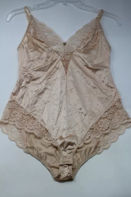 Maidenform Lace Teddy Size 34 Nylon Bodysuit Nude USA 64115 Chantilly Vintage