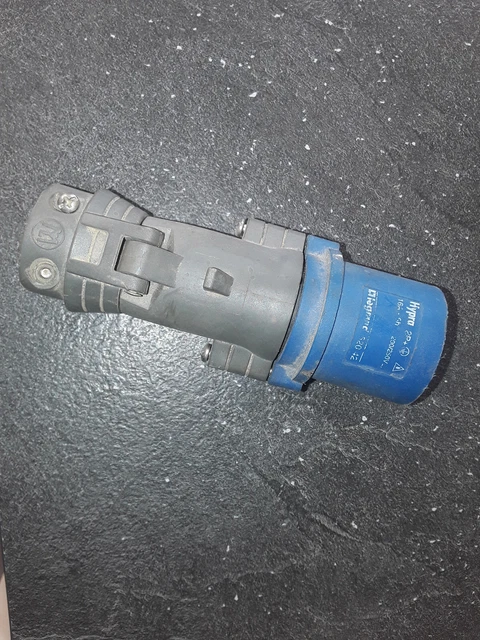 Legrand 52042 Prise  Hydra Ip44  16A 2P+Terre