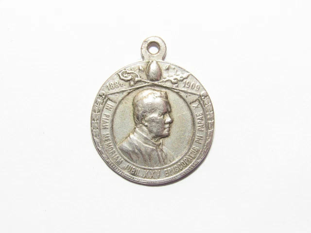 Médaille Handball Vintage – Flamme Olympique Et Laurier, Métal Argenté (1950-60)
