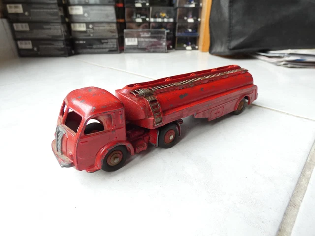 DINKY TOYS TRACTEUR Panhard Semi-Remorque Citerne Titan Esso 32C EUR 15