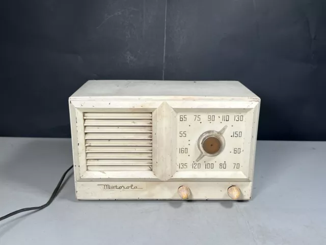Vintage Motorola 58GI Bakelite Tube Radio White Rare Restored Working Great