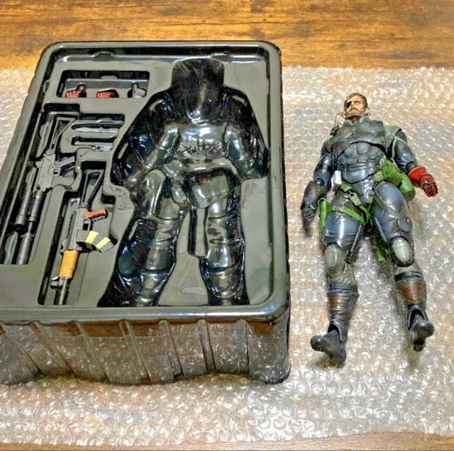 METAL GEAR SOLID:PHANTOM PAIN SKULL FACE PLAY ARTS KAI Action Figure SQUARE ENIX EUR 199,99 - FR