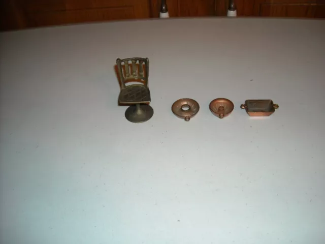 Vintage Dollhouse Miniatures Lot Of 4 Brass And Copper Pieces
