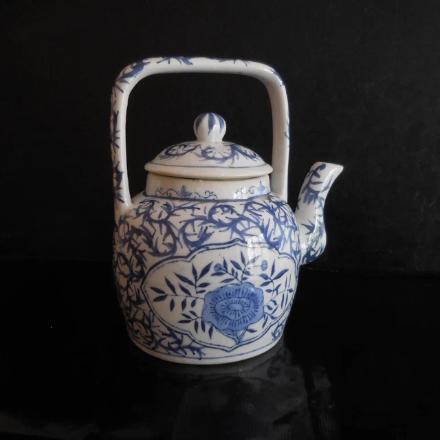 Théière céramique porcelaine Chine Art Nouveau fleur vintage blanc bleu N3102