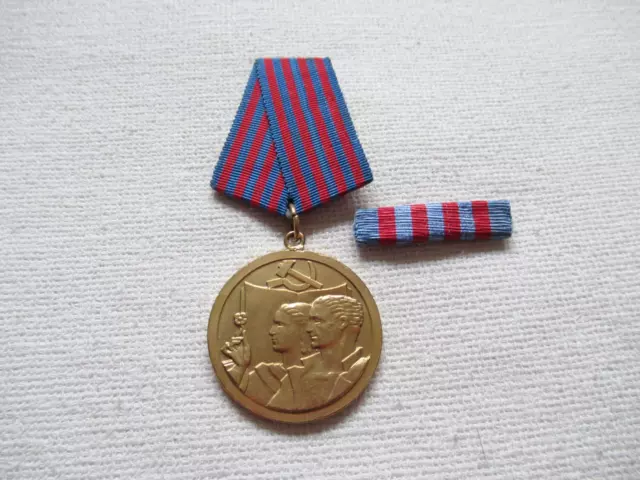 JUGOSLAWIEN MEDAILLE FÜR ARBEITSVERDIENST GOLDENE VERDIENSTMEDAILLE a Bandspange