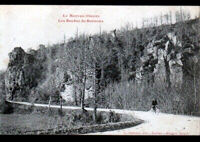 DUN-les-PLACES (58) CYCLISTE au ROCHER Nommé "ROCHES DE BORNOUX" en 1919