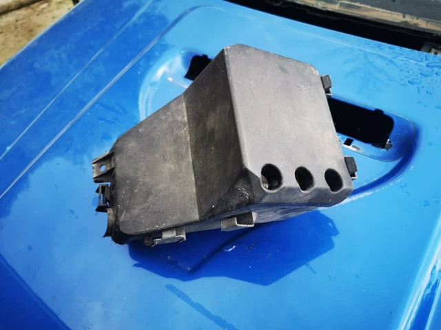 BOITE À FUSIBLES compartiment moteur renault clio williams 16s EUR 25