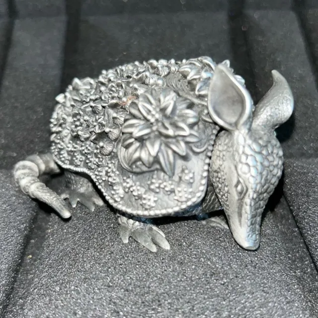 Roz Seely Chilmark 149 fine pewter made in US 4”x1” flower armadillo trinket box