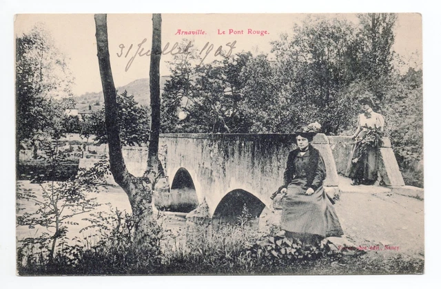 ARNAVILLE Meurthe et moselle CPA 54 femmes au pont rouge