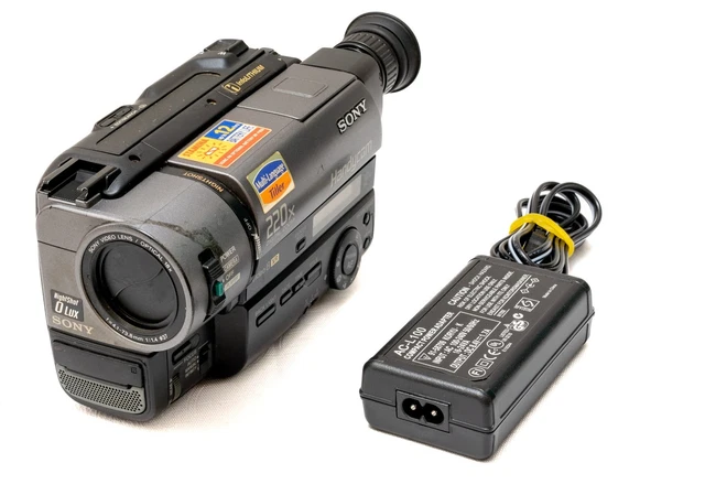 Camcorder / caméscope Sony CCD-TRV67E Hi8 AV/RCA (Difettoso) a