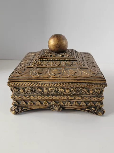 Vintage veranda KEEPSAKE jewelry classy Gold relief box