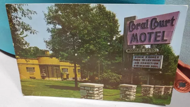 1950's Coral Court Motel St. Louis Missouri MO Unposted Vintage Postcard