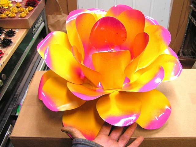 GIGANTE metal AMARILLO Rosa Rosa Flor para acentos, adornos, artesanía, arte