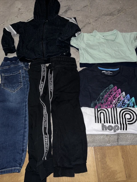 Boys bundle Age 3-4 mainly NEXT / T-shirts / Hoodie / jeans / joggers
