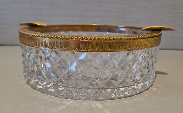 Ancien Cendrier en cristal en pointes de diamants et orné d'une  monture dorée