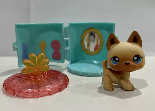 Littlest Pet Shop LPS #212 Tan German Shepherd With Dressing Room